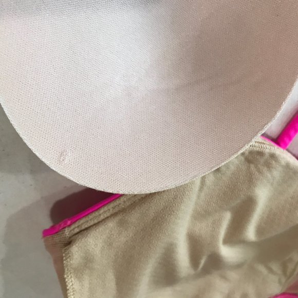 Never worn like new Lululemon Free To Be Bra - Picture 10 of 10